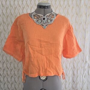 Lightweight Orange Women's Short-Sleeve Crop Top